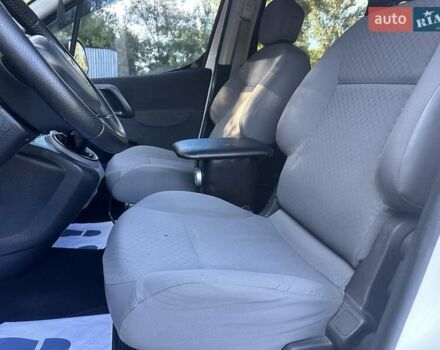 Белый Ситроен Берлинго, объемом двигателя 1.56 л и пробегом 263 тыс. км за 5690 $, фото 46 на Automoto.ua