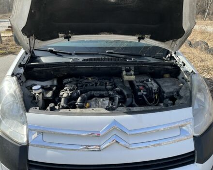 Белый Ситроен Берлинго, объемом двигателя 1.6 л и пробегом 254 тыс. км за 5700 $, фото 1 на Automoto.ua