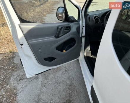 Білий Сітроен Берлінго, об'ємом двигуна 1.56 л та пробігом 254 тис. км за 5700 $, фото 12 на Automoto.ua
