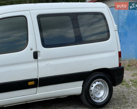 Белый Ситроен Берлинго, объемом двигателя 1.6 л и пробегом 286 тыс. км за 3590 $, фото 8 на Automoto.ua