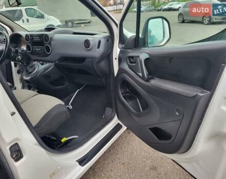 Белый Ситроен Берлинго, объемом двигателя 1.6 л и пробегом 237 тыс. км за 5999 $, фото 28 на Automoto.ua