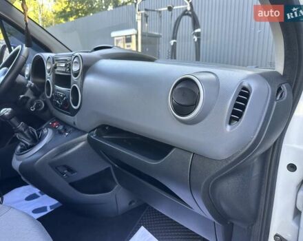 Белый Ситроен Берлинго, объемом двигателя 1.56 л и пробегом 263 тыс. км за 5690 $, фото 52 на Automoto.ua