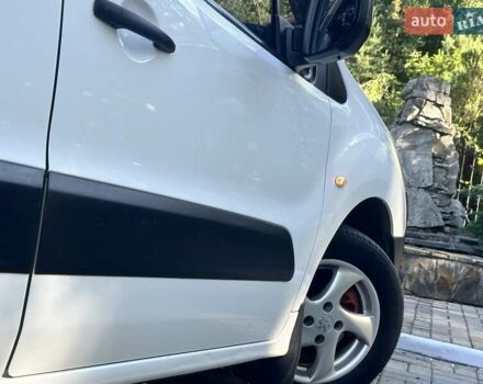 Белый Ситроен Берлинго, объемом двигателя 1.56 л и пробегом 263 тыс. км за 5690 $, фото 39 на Automoto.ua