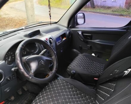 Белый Ситроен Берлинго, объемом двигателя 1.4 л и пробегом 282 тыс. км за 4100 $, фото 5 на Automoto.ua