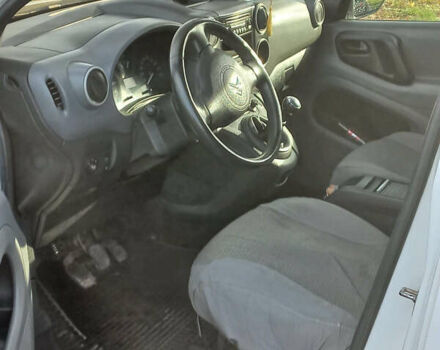 Білий Сітроен Берлінго, об'ємом двигуна 1.6 л та пробігом 283 тис. км за 5000 $, фото 6 на Automoto.ua