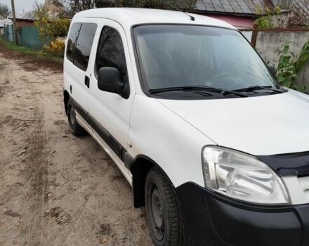 Белый Ситроен Берлинго, объемом двигателя 1.4 л и пробегом 282 тыс. км за 4100 $, фото 1 на Automoto.ua