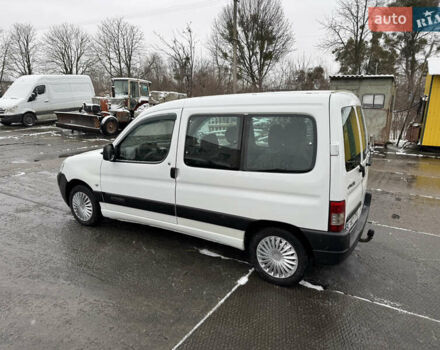 Белый Ситроен Берлинго, объемом двигателя 1.6 л и пробегом 298 тыс. км за 3850 $, фото 4 на Automoto.ua