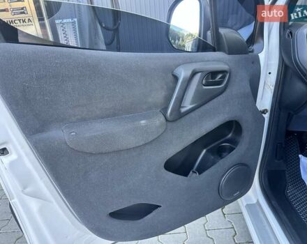 Белый Ситроен Берлинго, объемом двигателя 1.56 л и пробегом 263 тыс. км за 5690 $, фото 50 на Automoto.ua