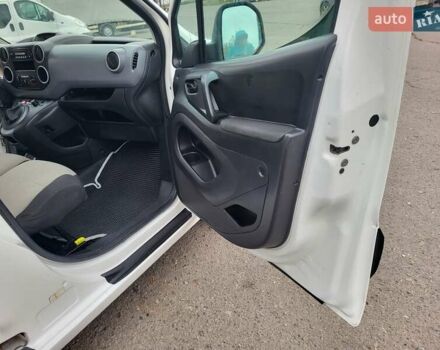 Белый Ситроен Берлинго, объемом двигателя 1.6 л и пробегом 237 тыс. км за 5999 $, фото 30 на Automoto.ua