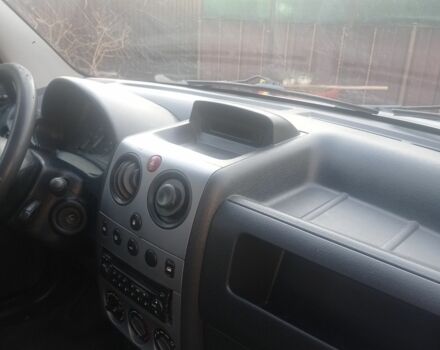 Белый Ситроен Берлинго, объемом двигателя 1.6 л и пробегом 250 тыс. км за 2600 $, фото 7 на Automoto.ua