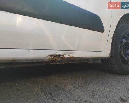 Белый Ситроен Берлинго, объемом двигателя 1.56 л и пробегом 291 тыс. км за 3900 $, фото 7 на Automoto.ua