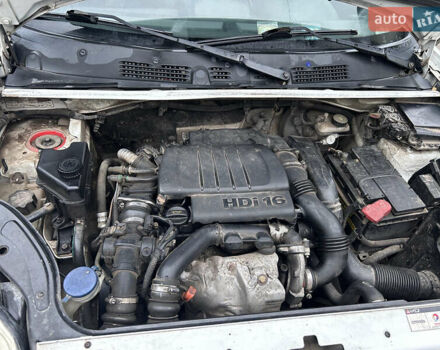 Белый Ситроен Берлинго, объемом двигателя 1.56 л и пробегом 313 тыс. км за 3400 $, фото 12 на Automoto.ua