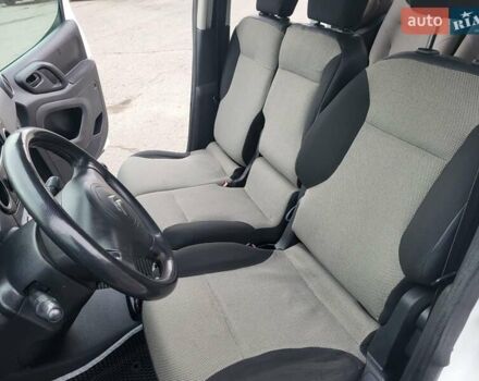 Белый Ситроен Берлинго, объемом двигателя 1.6 л и пробегом 237 тыс. км за 5999 $, фото 51 на Automoto.ua