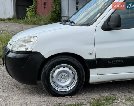 Белый Ситроен Берлинго, объемом двигателя 1.6 л и пробегом 286 тыс. км за 3590 $, фото 4 на Automoto.ua