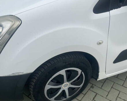 Белый Ситроен Берлинго, объемом двигателя 1.6 л и пробегом 305 тыс. км за 5800 $, фото 1 на Automoto.ua