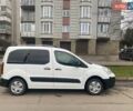 Белый Ситроен Берлинго, объемом двигателя 1.56 л и пробегом 235 тыс. км за 6100 $, фото 5 на Automoto.ua