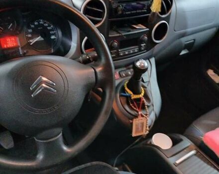 Білий Сітроен Берлінго, об'ємом двигуна 1.6 л та пробігом 217 тис. км за 8900 $, фото 9 на Automoto.ua