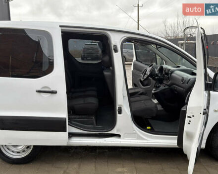 Белый Ситроен Берлинго, объемом двигателя 1.6 л и пробегом 210 тыс. км за 5500 $, фото 3 на Automoto.ua