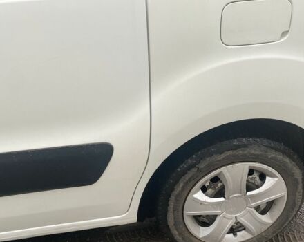 Белый Ситроен Берлинго, объемом двигателя 1.6 л и пробегом 235 тыс. км за 6000 $, фото 2 на Automoto.ua