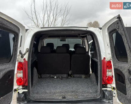 Белый Ситроен Берлинго, объемом двигателя 1.6 л и пробегом 210 тыс. км за 5500 $, фото 5 на Automoto.ua