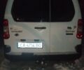 Белый Ситроен Берлинго, объемом двигателя 1.56 л и пробегом 320 тыс. км за 6500 $, фото 1 на Automoto.ua