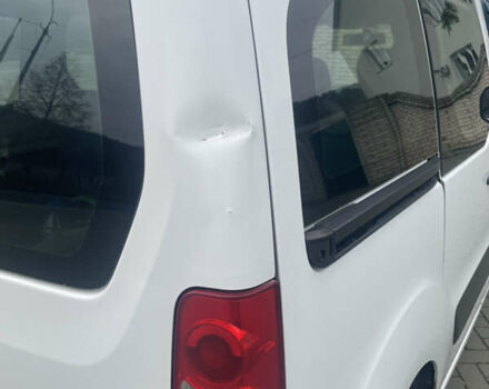 Белый Ситроен Берлинго, объемом двигателя 1.6 л и пробегом 305 тыс. км за 5800 $, фото 3 на Automoto.ua