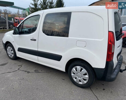 Белый Ситроен Берлинго, объемом двигателя 1.56 л и пробегом 223 тыс. км за 6900 $, фото 5 на Automoto.ua