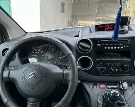 Белый Ситроен Берлинго, объемом двигателя 1.56 л и пробегом 266 тыс. км за 5400 $, фото 5 на Automoto.ua