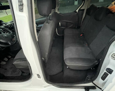 Білий Сітроен Берлінго, об'ємом двигуна 1.6 л та пробігом 238 тис. км за 7200 $, фото 2 на Automoto.ua