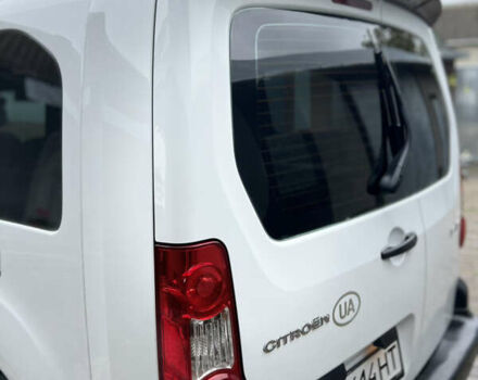 Белый Ситроен Берлинго, объемом двигателя 1.6 л и пробегом 237 тыс. км за 7500 $, фото 11 на Automoto.ua