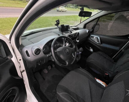 Білий Сітроен Берлінго, об'ємом двигуна 1.6 л та пробігом 238 тис. км за 7200 $, фото 3 на Automoto.ua