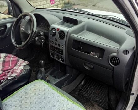 Белый Ситроен Берлинго, объемом двигателя 1.6 л и пробегом 250 тыс. км за 4550 $, фото 4 на Automoto.ua