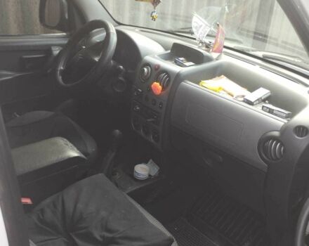 Сітроен Берлінго 2010 у Малине на Automoto.ua Білий Сітроен Берлінго, об'ємом двигуна 1.9 л та пробігом 283 тис. км за 3500 $, фото 6 на Automoto.ua