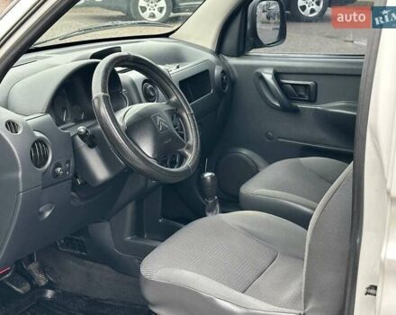 Белый Ситроен Берлинго, объемом двигателя 1.4 л и пробегом 170 тыс. км за 5700 $, фото 7 на Automoto.ua