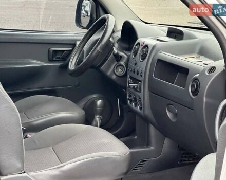 Белый Ситроен Берлинго, объемом двигателя 1.4 л и пробегом 170 тыс. км за 5700 $, фото 6 на Automoto.ua