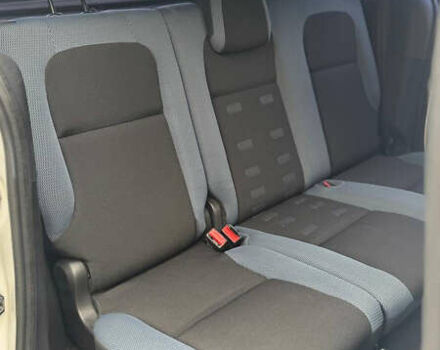 Білий Сітроен Берлінго, об'ємом двигуна 1.56 л та пробігом 260 тис. км за 8500 $, фото 10 на Automoto.ua