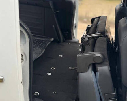 Білий Сітроен Берлінго, об'ємом двигуна 1.56 л та пробігом 260 тис. км за 8500 $, фото 15 на Automoto.ua