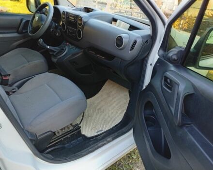 Білий Сітроен Берлінго, об'ємом двигуна 1.6 л та пробігом 280 тис. км за 4600 $, фото 6 на Automoto.ua