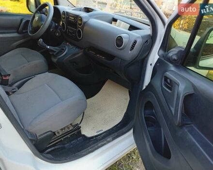 Ситроен Берлинго 2011 в Кременце на Automoto.ua Белый Ситроен Берлинго, объемом двигателя 1.56 л и пробегом 280 тыс. км за 4950 $, фото 9 на Automoto.ua