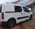 Белый Ситроен Берлинго, объемом двигателя 1.6 л и пробегом 250 тыс. км за 6100 $, фото 3 на Automoto.ua