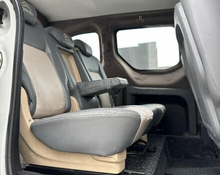 Белый Ситроен Берлинго, объемом двигателя 1.56 л и пробегом 260 тыс. км за 5350 $, фото 15 на Automoto.ua