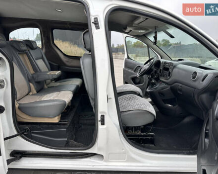 Белый Ситроен Берлинго, объемом двигателя 1.56 л и пробегом 260 тыс. км за 5150 $, фото 19 на Automoto.ua