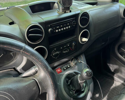 Белый Ситроен Берлинго, объемом двигателя 1.6 л и пробегом 212 тыс. км за 5990 $, фото 2 на Automoto.ua