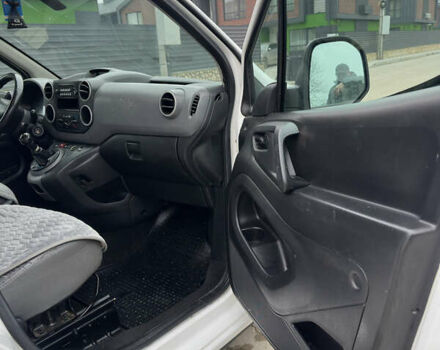 Білий Сітроен Берлінго, об'ємом двигуна 1.6 л та пробігом 260 тис. км за 5399 $, фото 15 на Automoto.ua