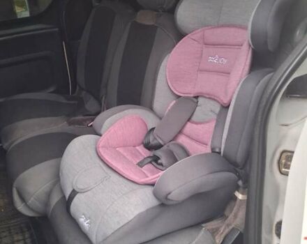 Белый Ситроен Берлинго, объемом двигателя 1.6 л и пробегом 250 тыс. км за 6100 $, фото 5 на Automoto.ua