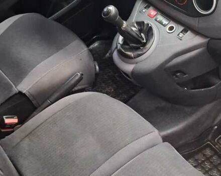 Белый Ситроен Берлинго, объемом двигателя 1.6 л и пробегом 250 тыс. км за 6100 $, фото 7 на Automoto.ua