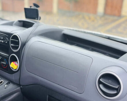 Білий Сітроен Берлінго, об'ємом двигуна 1.56 л та пробігом 176 тис. км за 6350 $, фото 44 на Automoto.ua