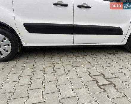 Білий Сітроен Берлінго, об'ємом двигуна 1.6 л та пробігом 260 тис. км за 5399 $, фото 13 на Automoto.ua