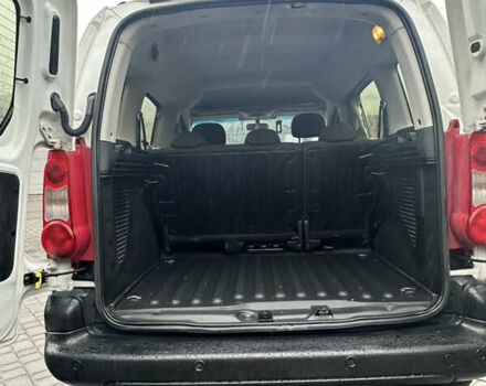 Белый Ситроен Берлинго, объемом двигателя 1.56 л и пробегом 339 тыс. км за 6900 $, фото 9 на Automoto.ua