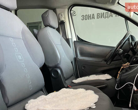 Белый Ситроен Берлинго, объемом двигателя 1.56 л и пробегом 313 тыс. км за 7300 $, фото 8 на Automoto.ua